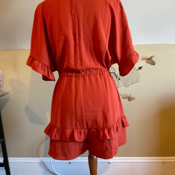 Rust ruffle romper - Picture 2 of 5